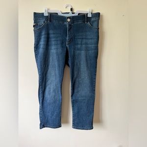 Lee capri jeans medium blue size 18W